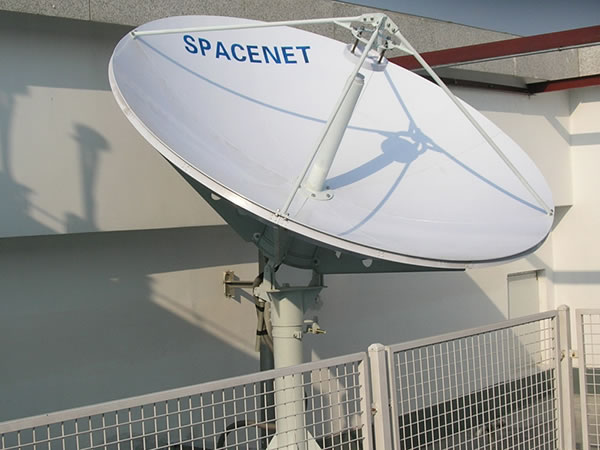  2.4m C-band, Ku-band VSAT Antenna (Turntable Mount)  